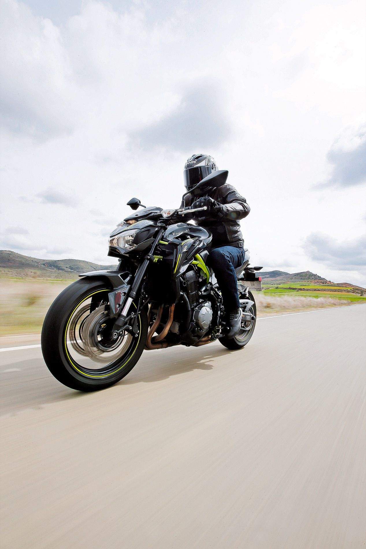 Comparativa Naked: Kawasaki Z900, Yamaha MT09, BMW F 800 R, Suzuki GSX-S 750