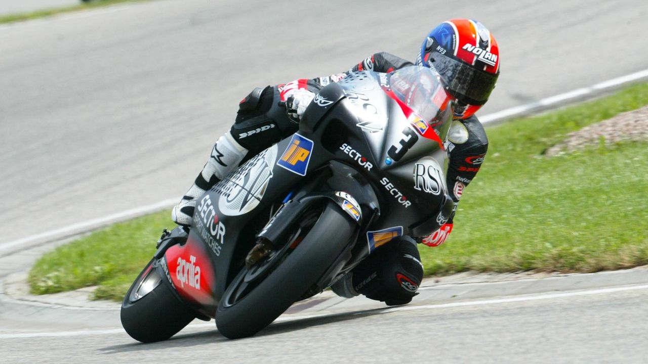 Los campeones del mundo con Aprilia