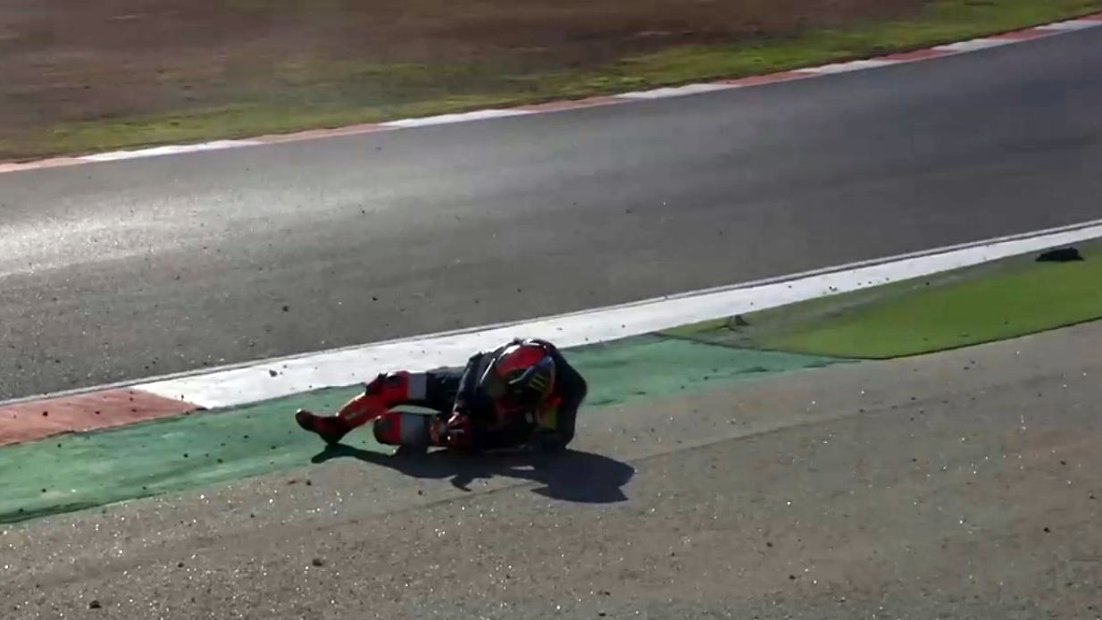 Espectacular accidente de Tom Sykes