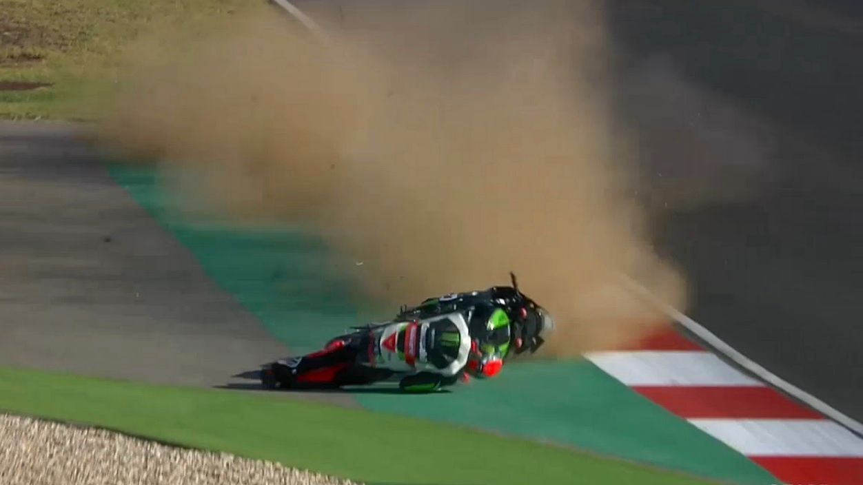 Espectacular accidente de Tom Sykes