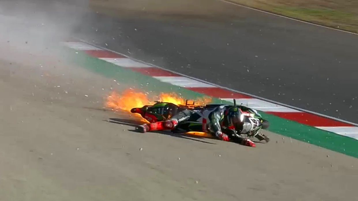 Espectacular accidente de Tom Sykes