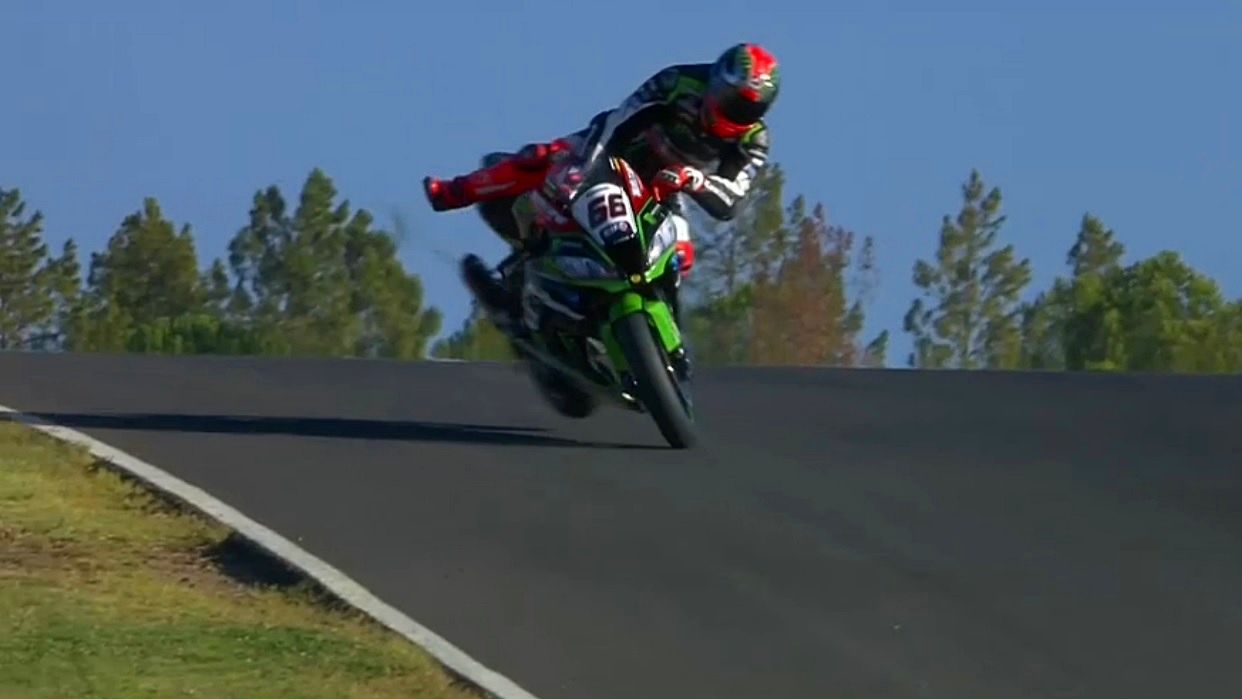 Espectacular accidente de Tom Sykes