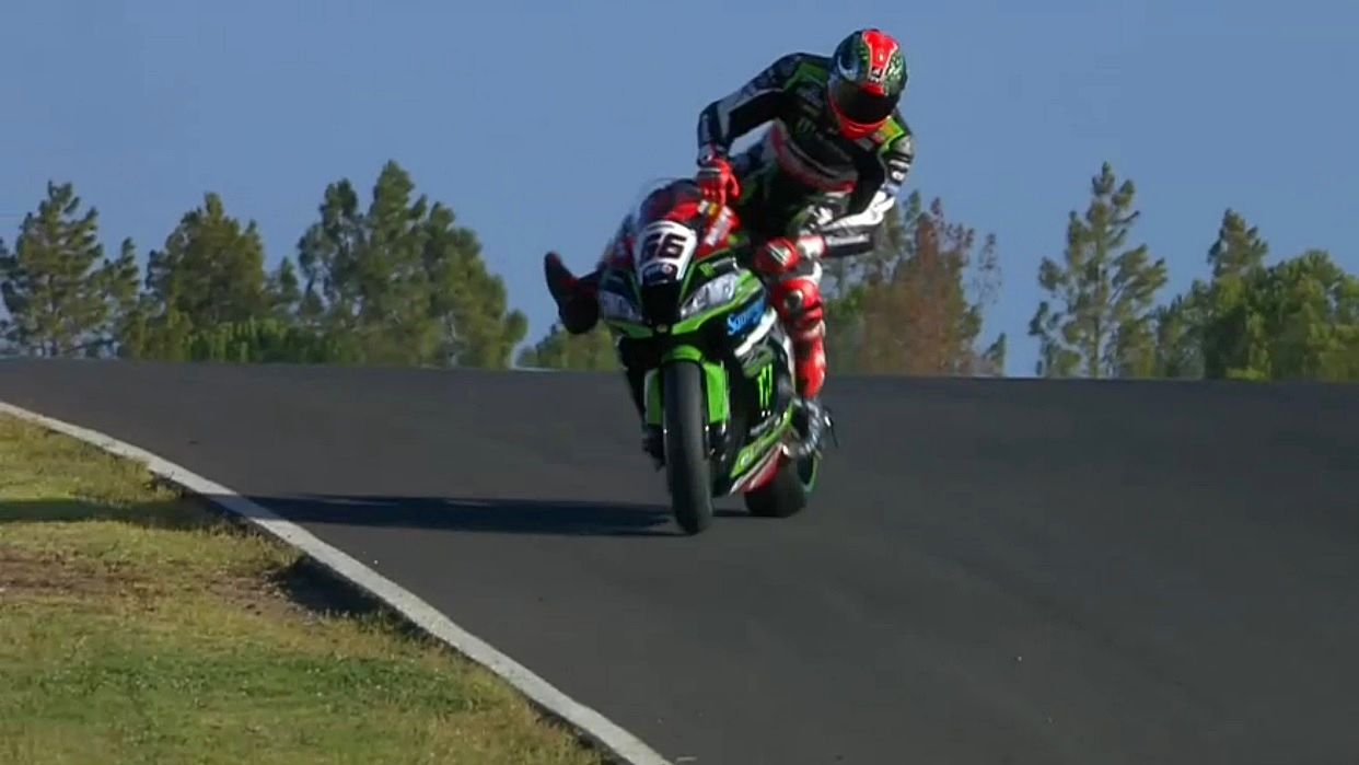 Espectacular accidente de Tom Sykes