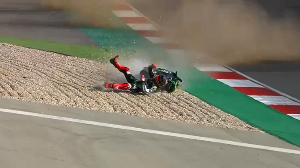 Espectacular accidente de Tom Sykes