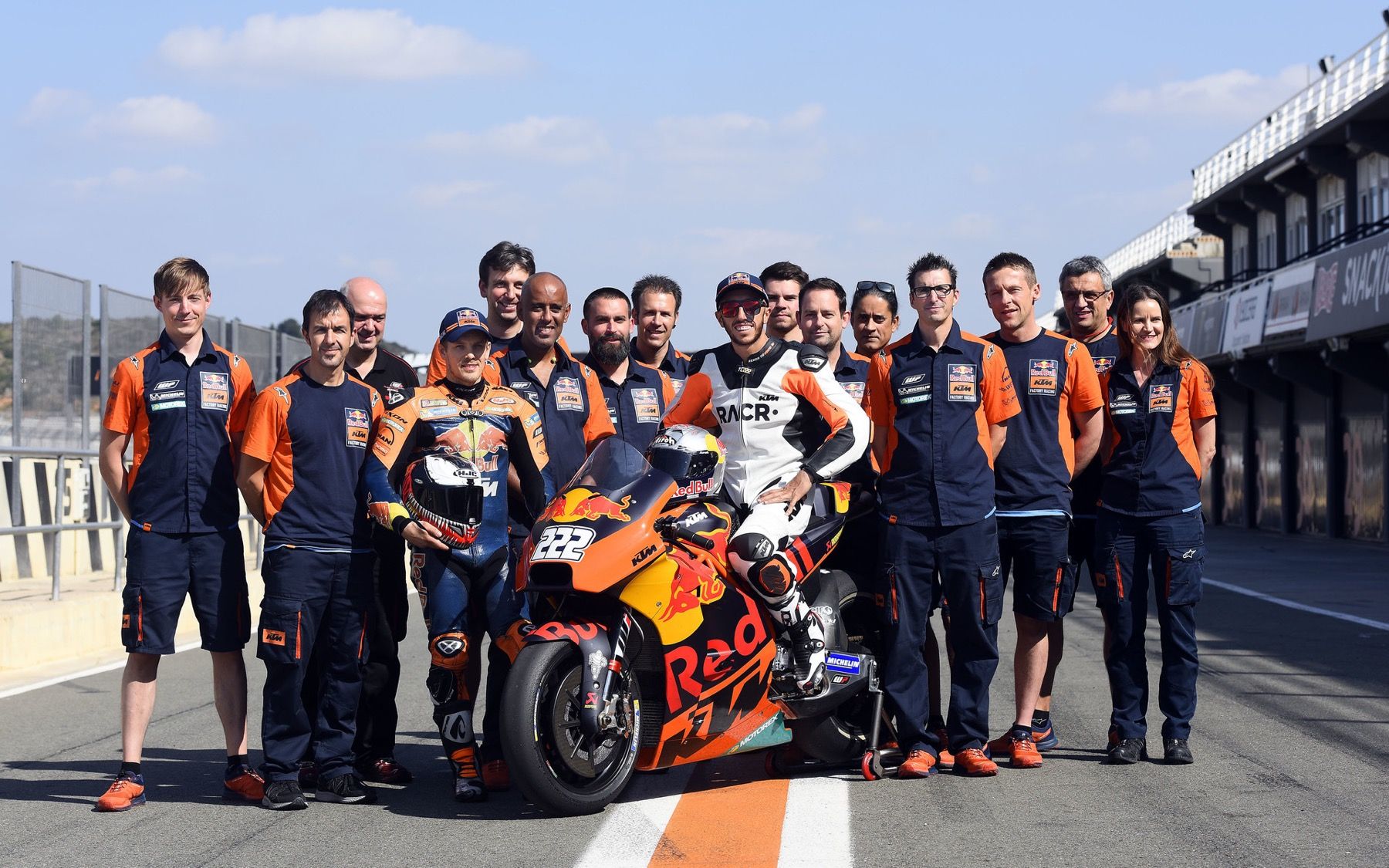 Tony Cairoli prueba la KTM de MotoGP