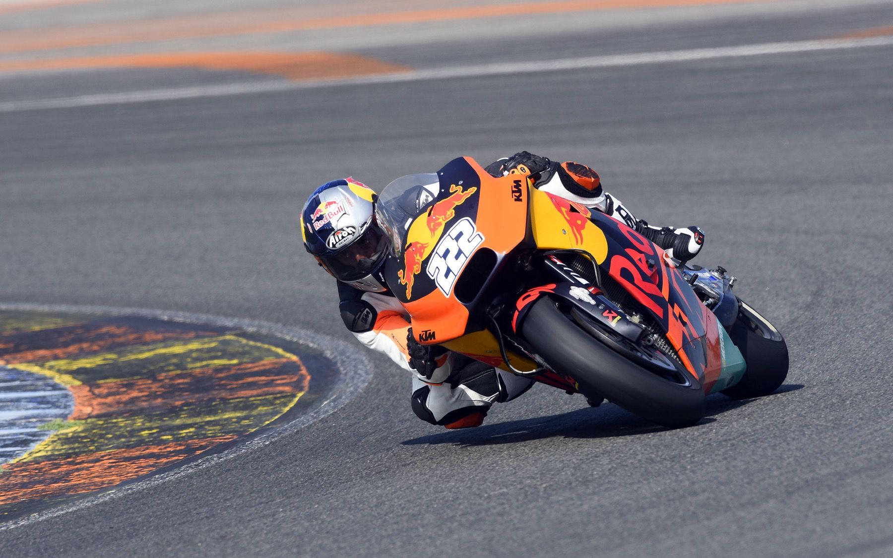 Tony Cairoli prueba la KTM de MotoGP