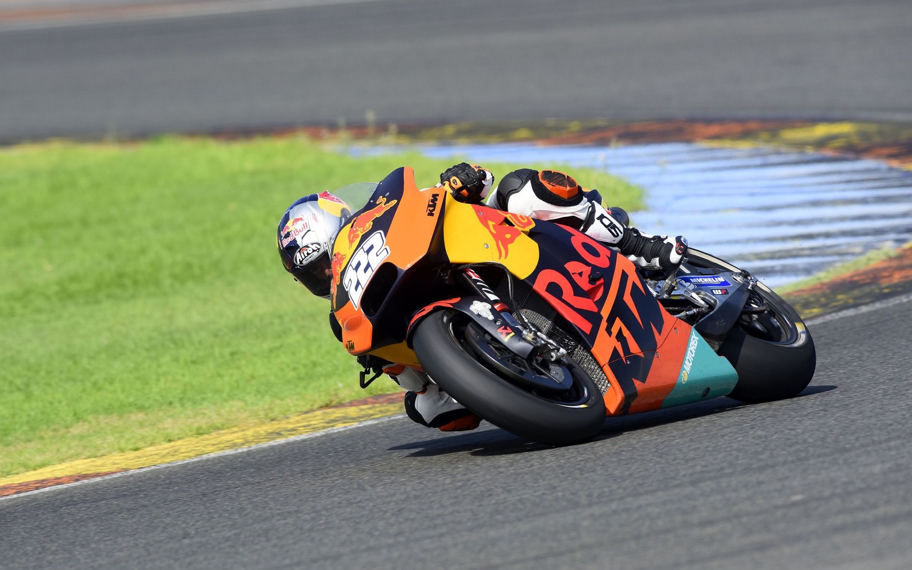 Tony Cairoli prueba la KTM de MotoGP