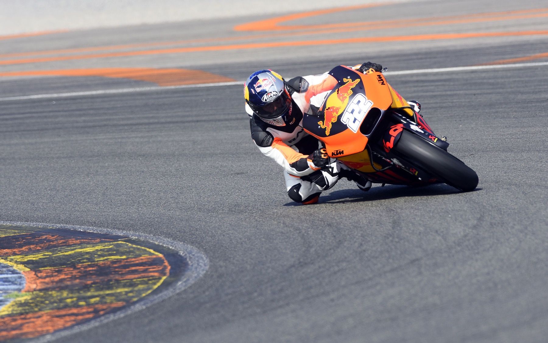 Tony Cairoli prueba la KTM de MotoGP