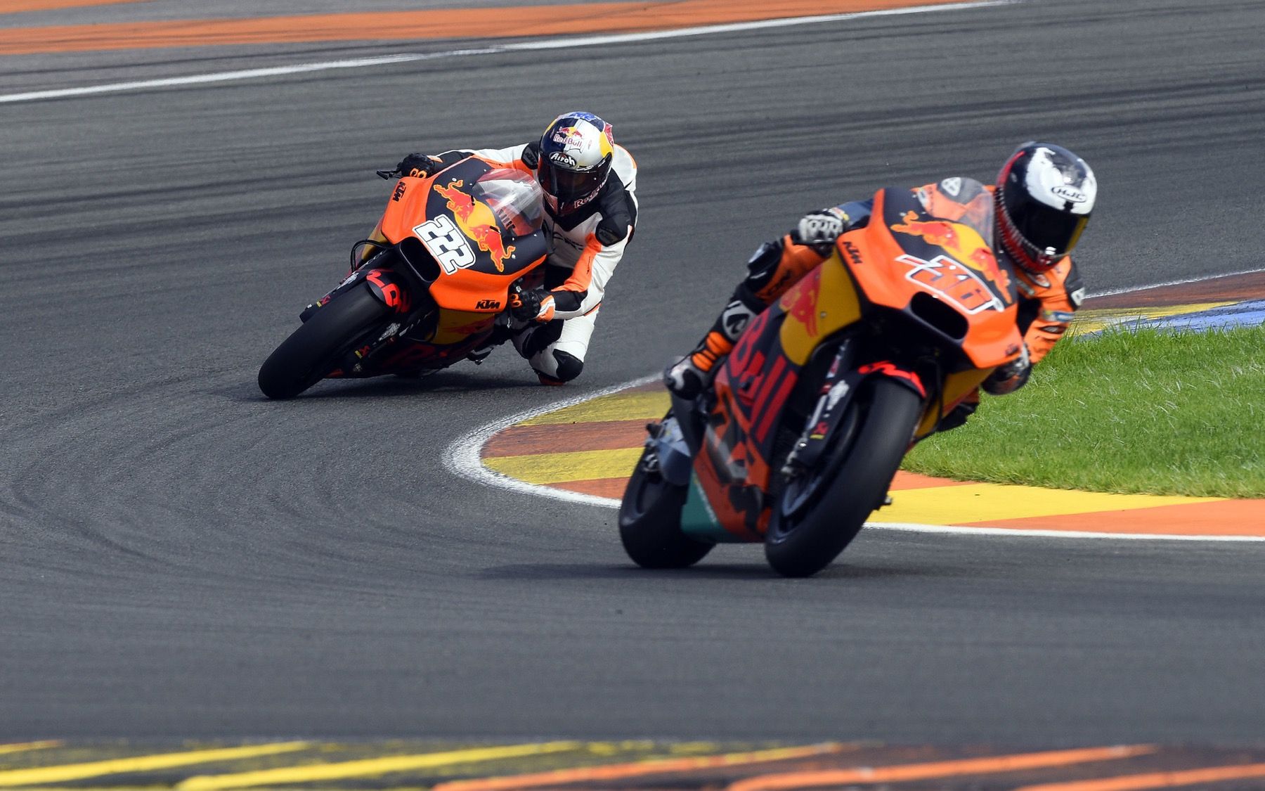 Tony Cairoli prueba la KTM de MotoGP