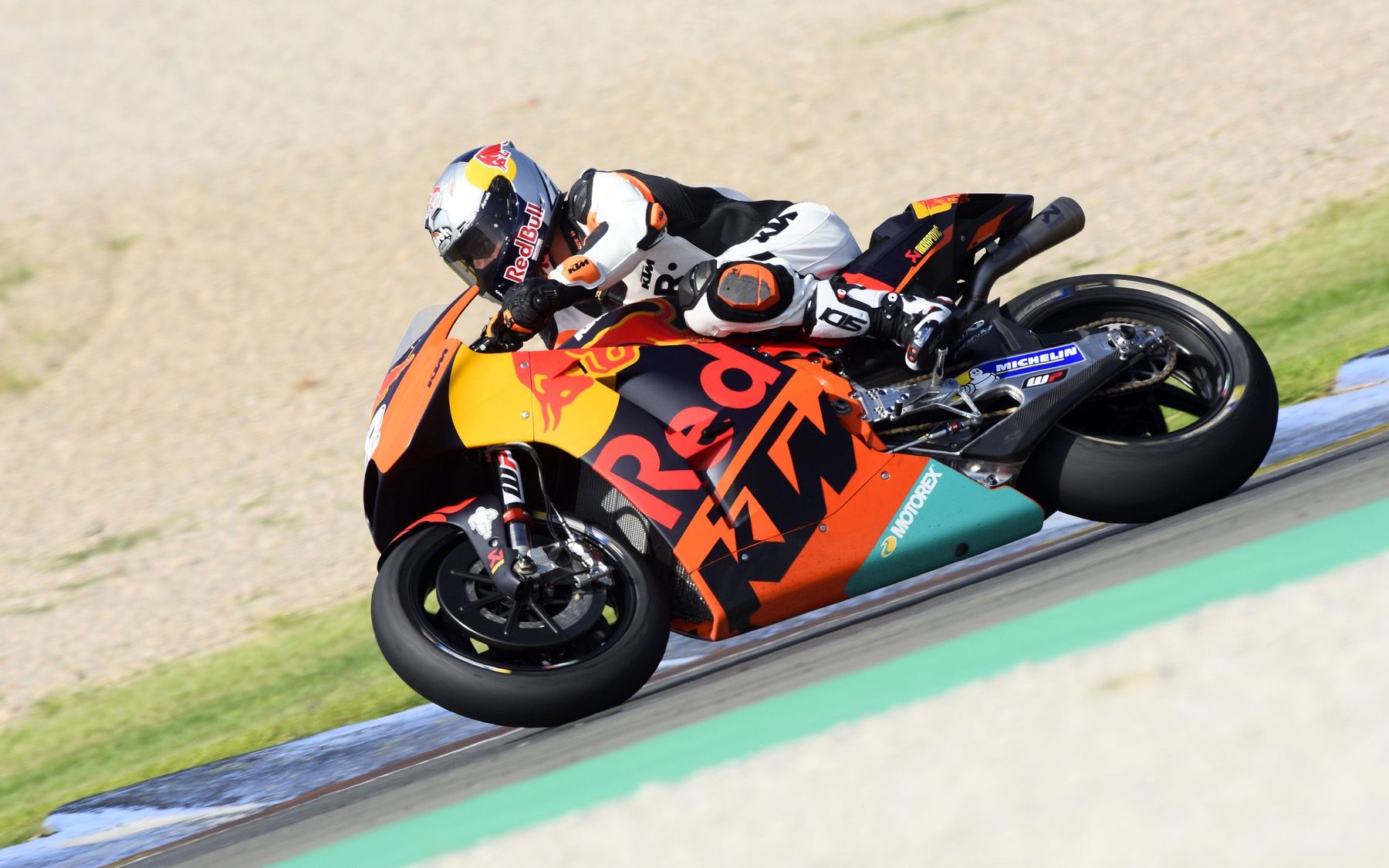 Tony Cairoli prueba la KTM de MotoGP