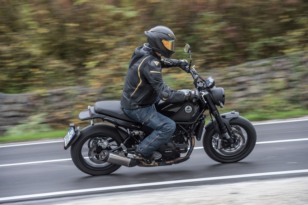 Benelli Leoncino 502