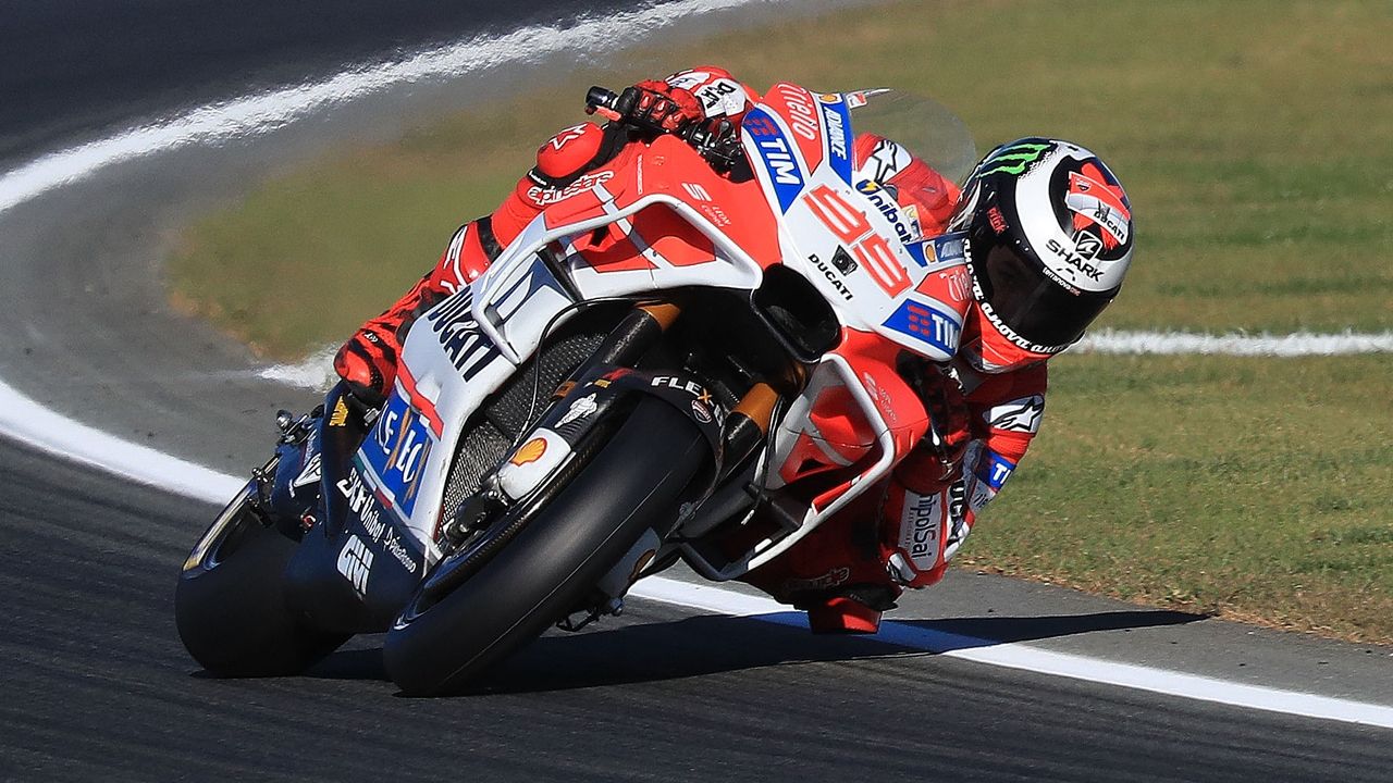 Los pilotos de MotoGP 2018, en Valencia