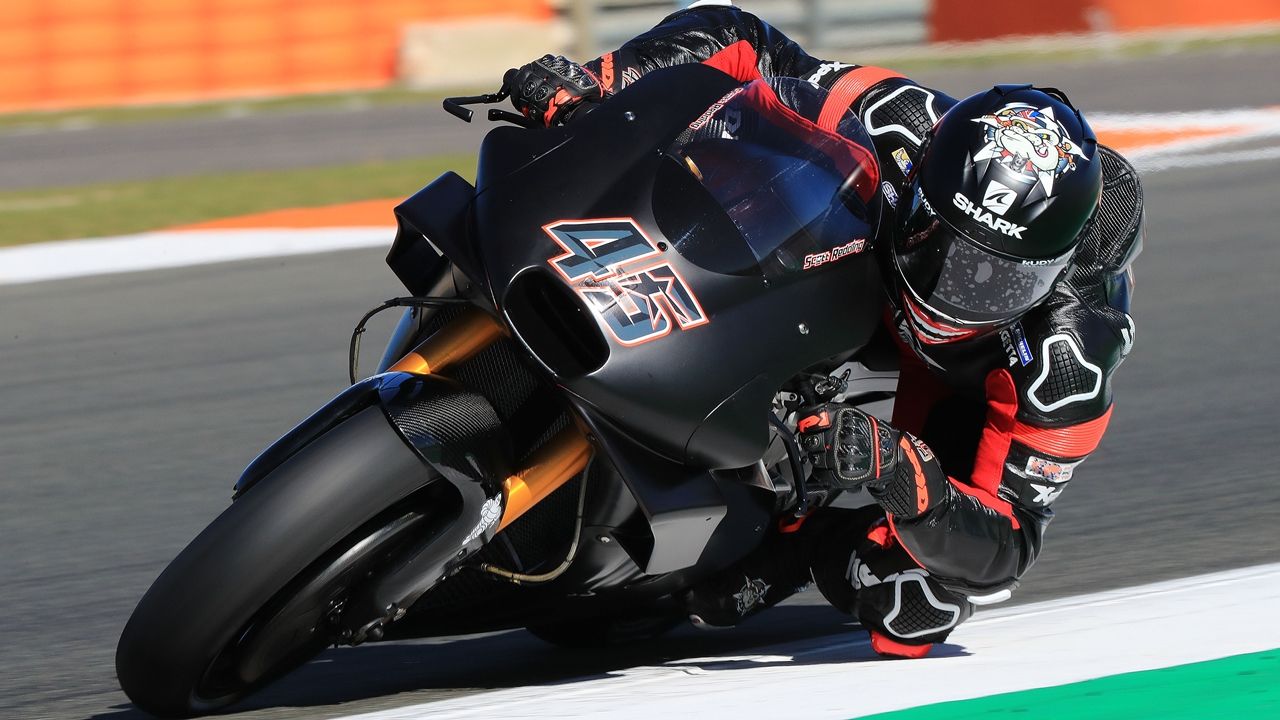 Los pilotos de MotoGP 2018, en Valencia