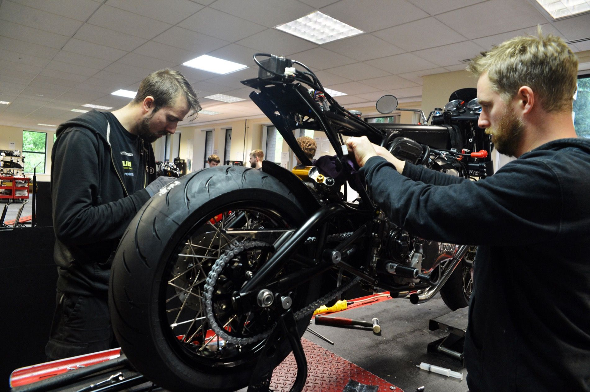 Norton Scrambler y motor 650cc