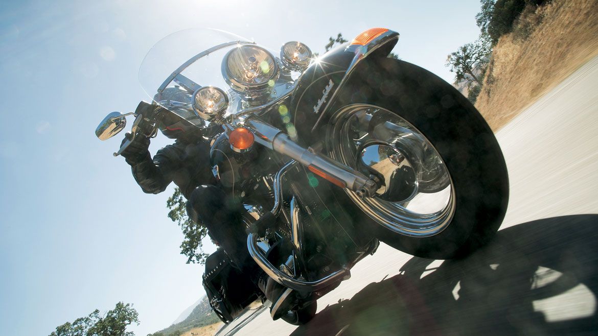 Gama 2018 Bridgestone moto
