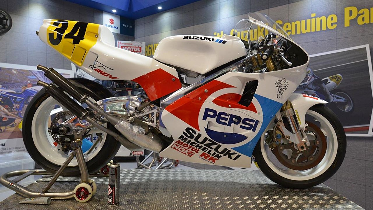 Restauración Suzuki RGV500 1989 Kevin Schwantz