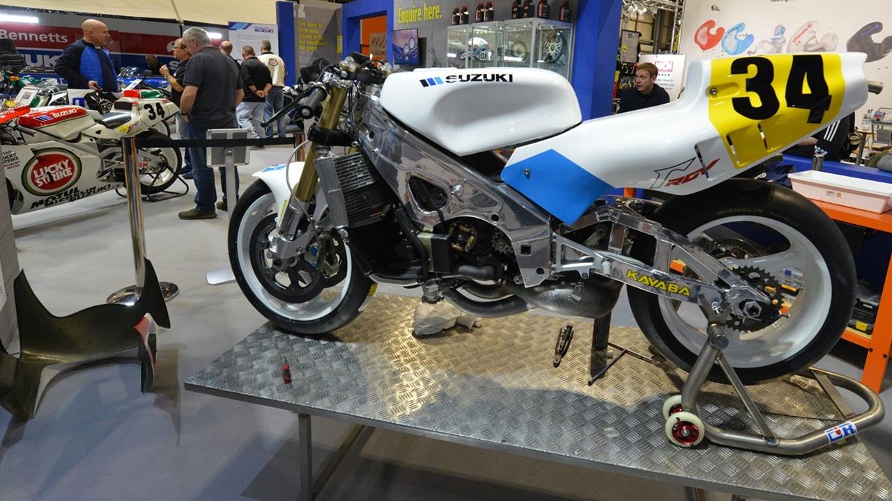 Restauración Suzuki RGV500 1989 Kevin Schwantz