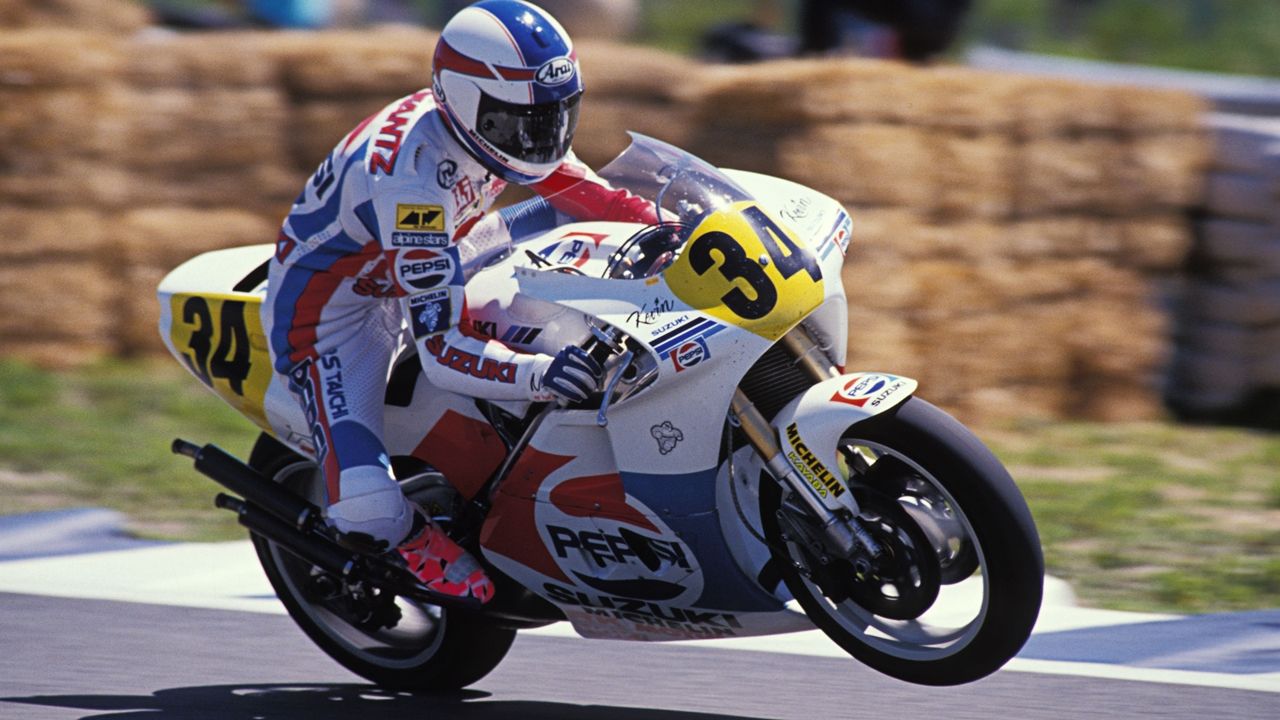 Restauración Suzuki RGV500 1989 Kevin Schwantz