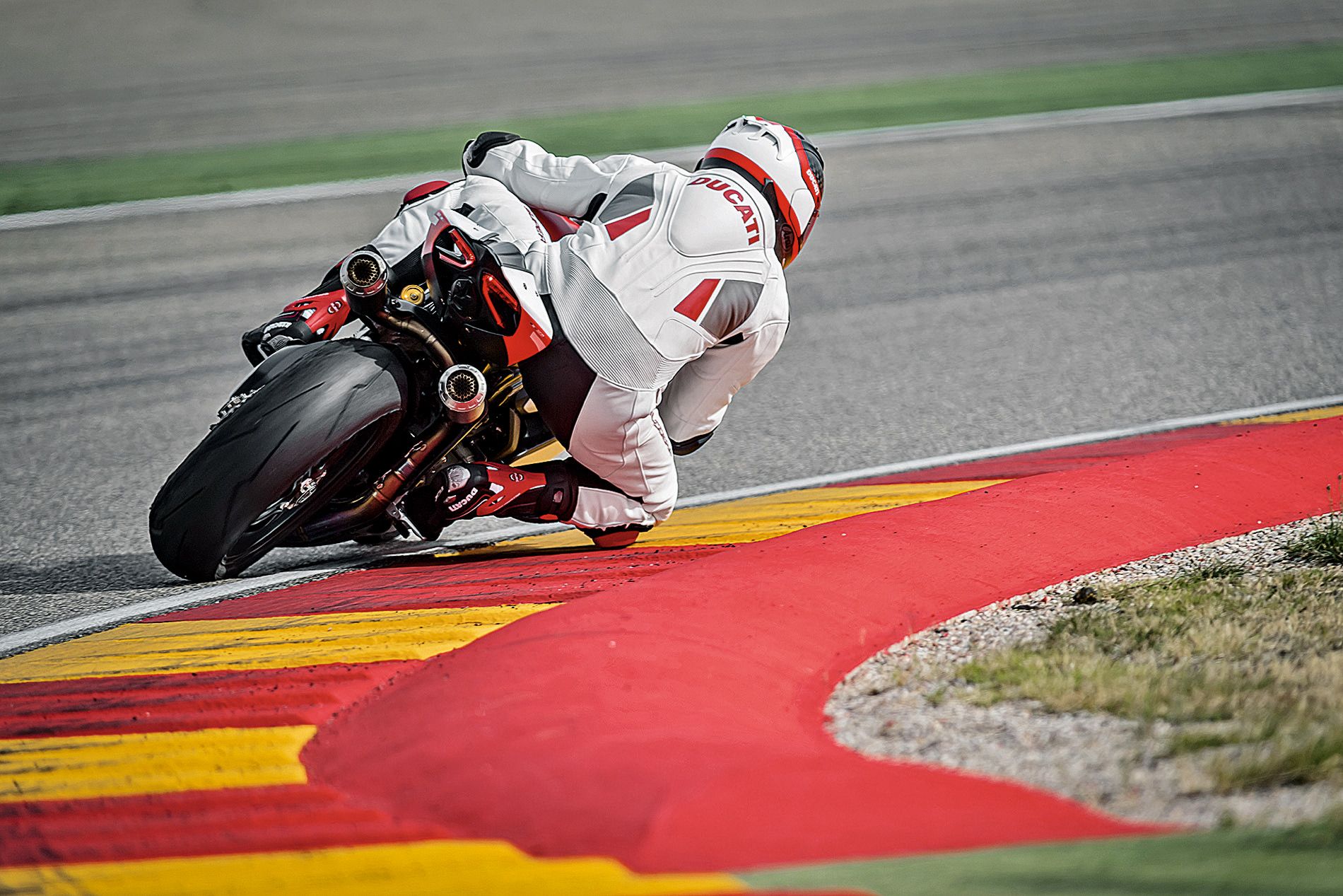 Ducati 1299 Superleggera, prueba
