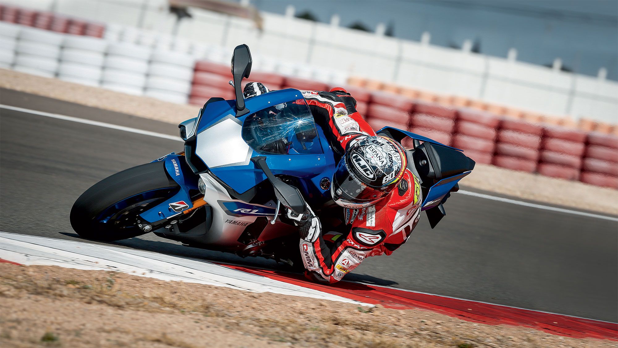 Yamaha YZF-R1 2017, prueba fondo con Julián Simón