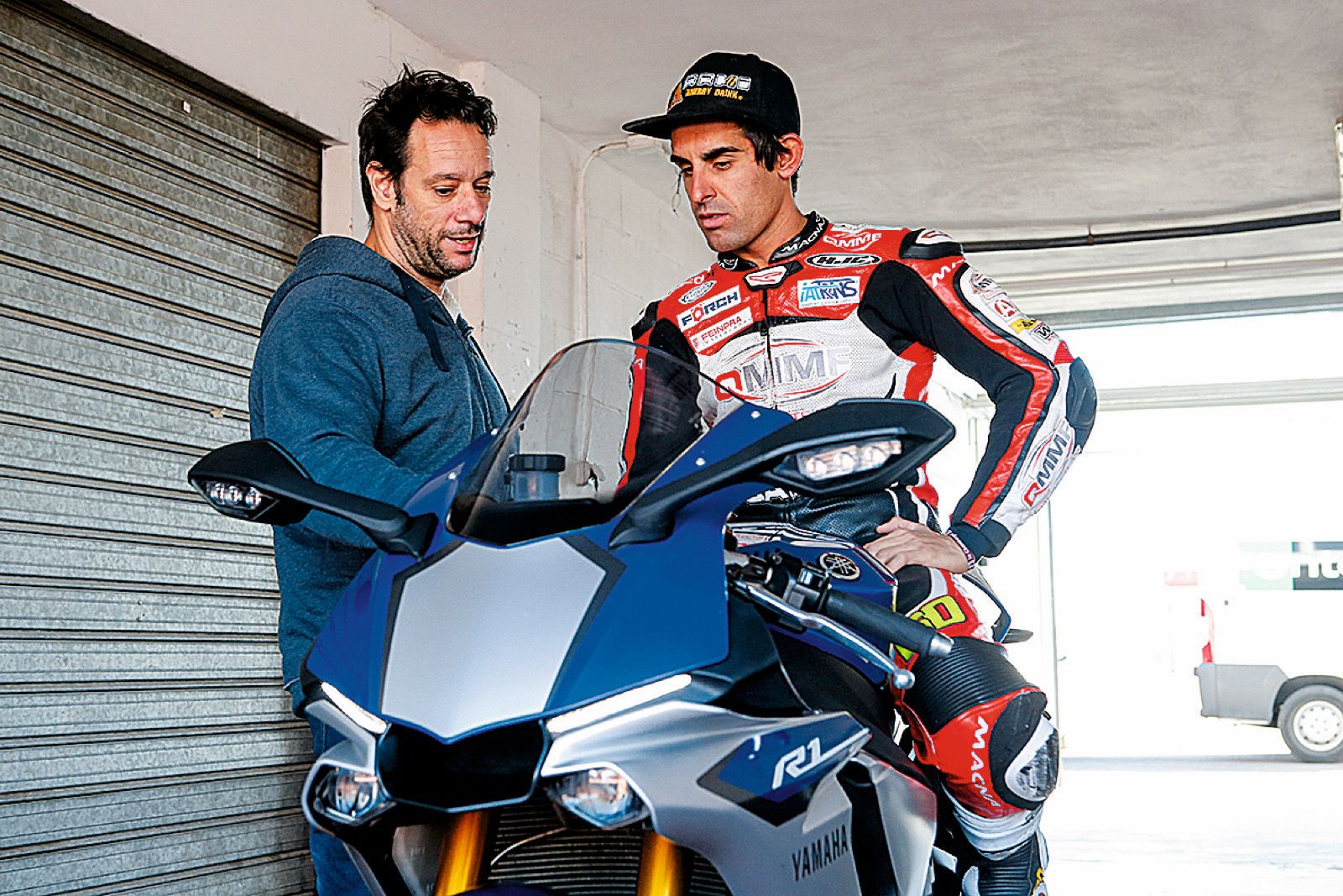 Yamaha YZF-R1 2017, prueba fondo con Julián Simón