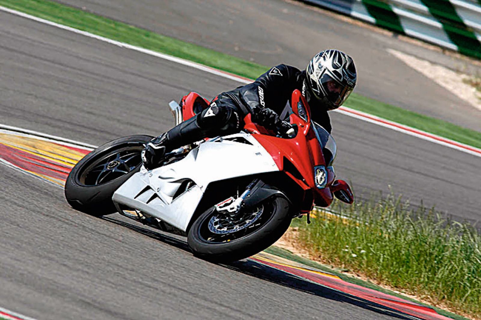 Objetivo 100.000 km: MV Agusta F4R Corsacorta