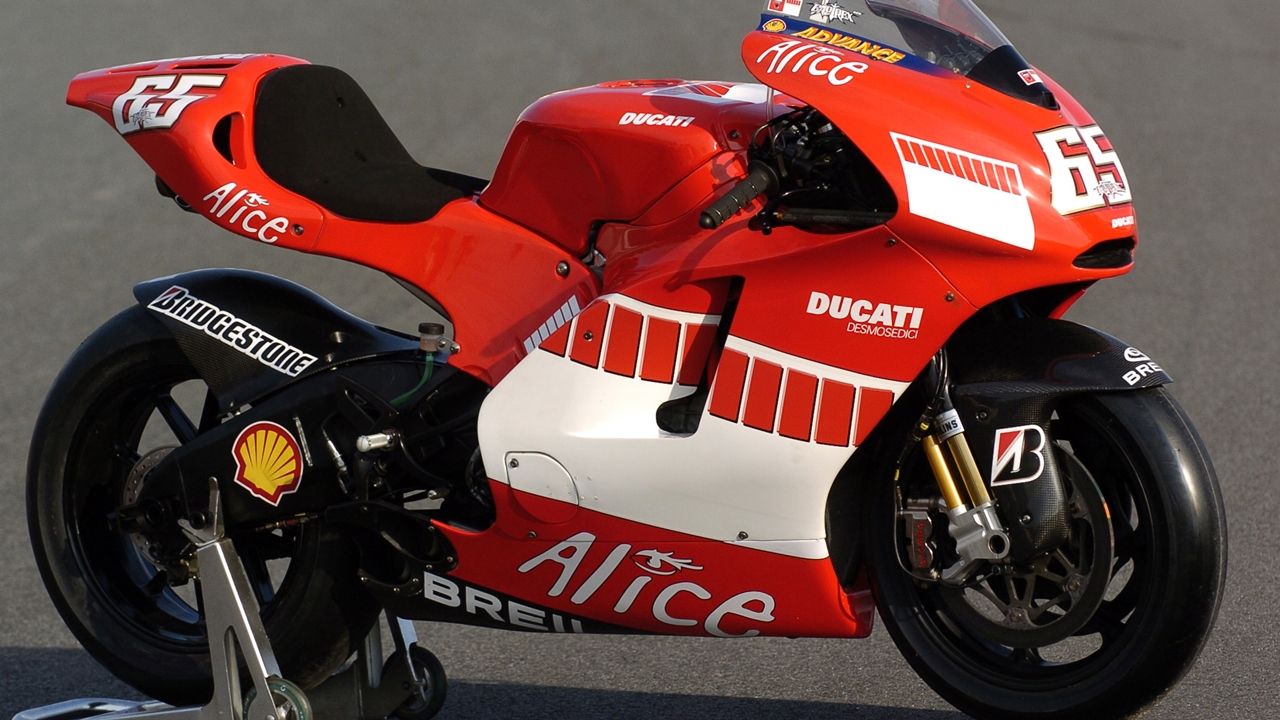 Ducati Desmosedici GP6