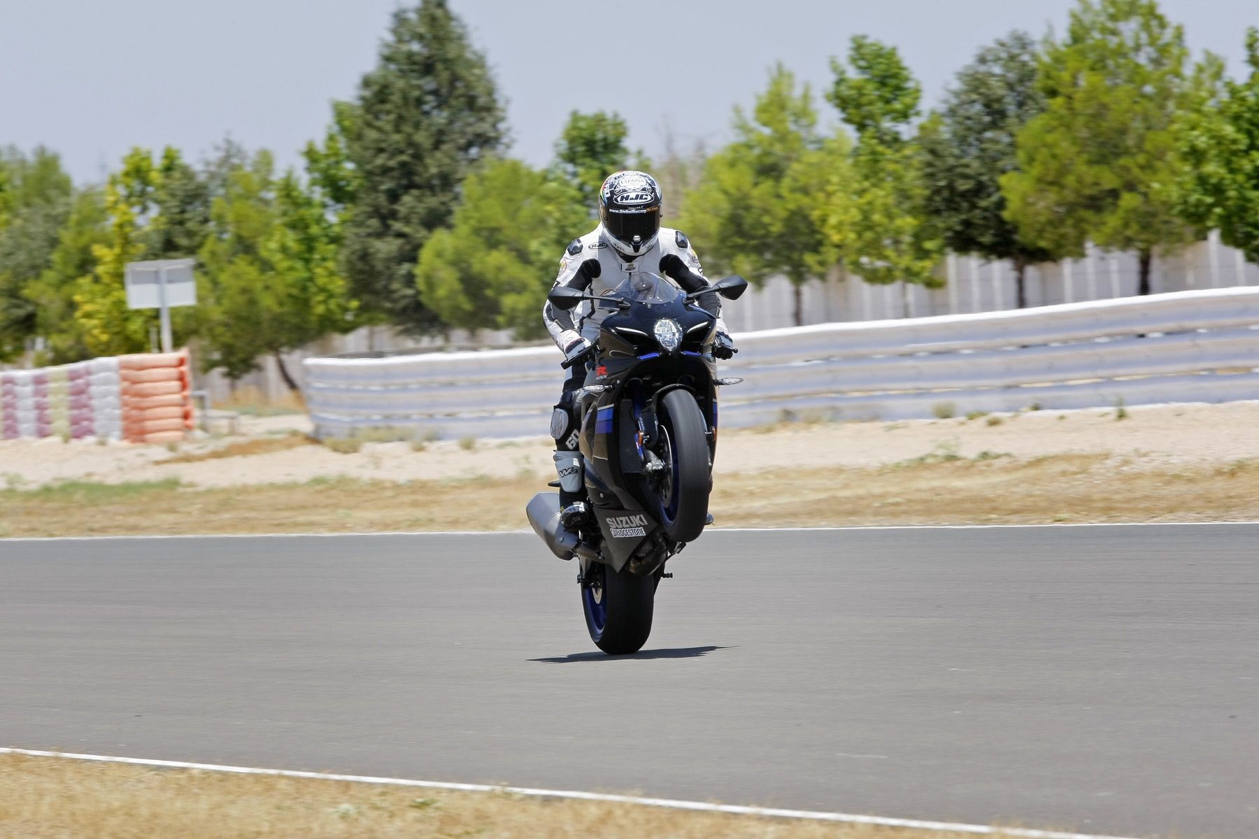 Suzuki GSX-R 1000R, al límite con Julián Simón