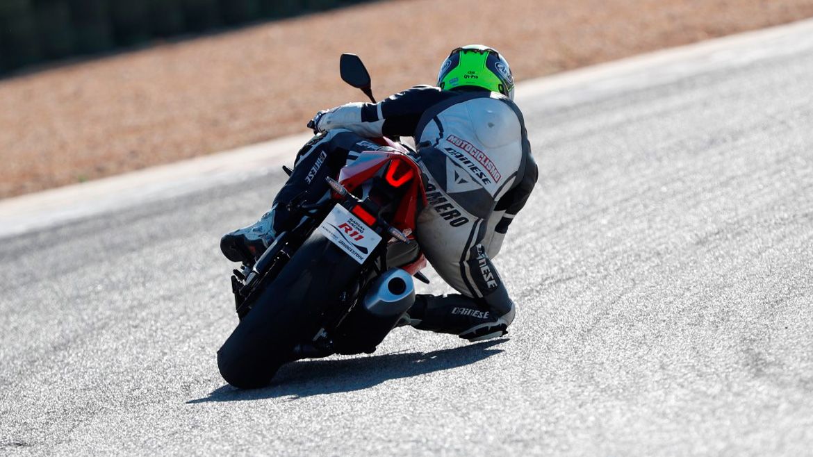Bridgestone Battlax Racing R11