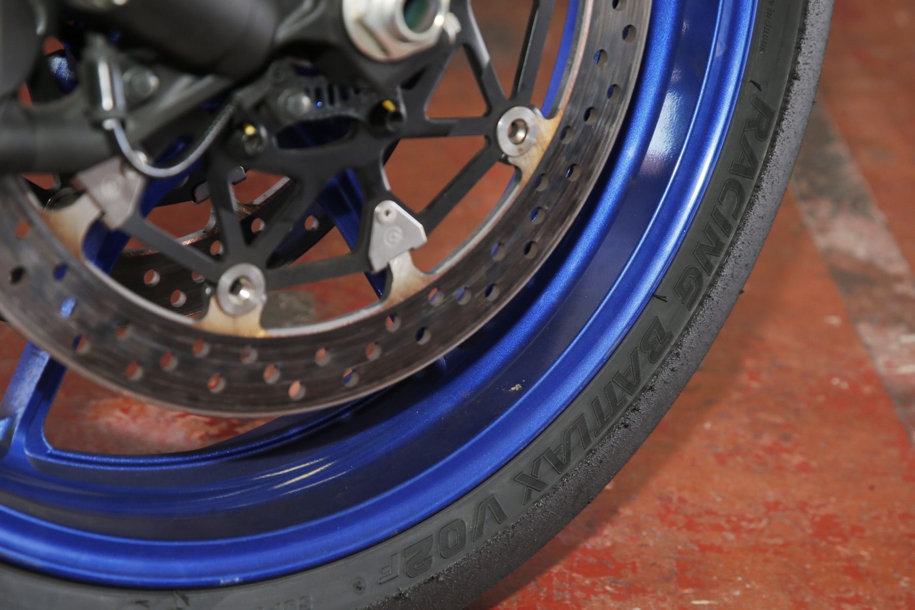 Suzuki GSX-R 1000R, al límite con Julián Simón
