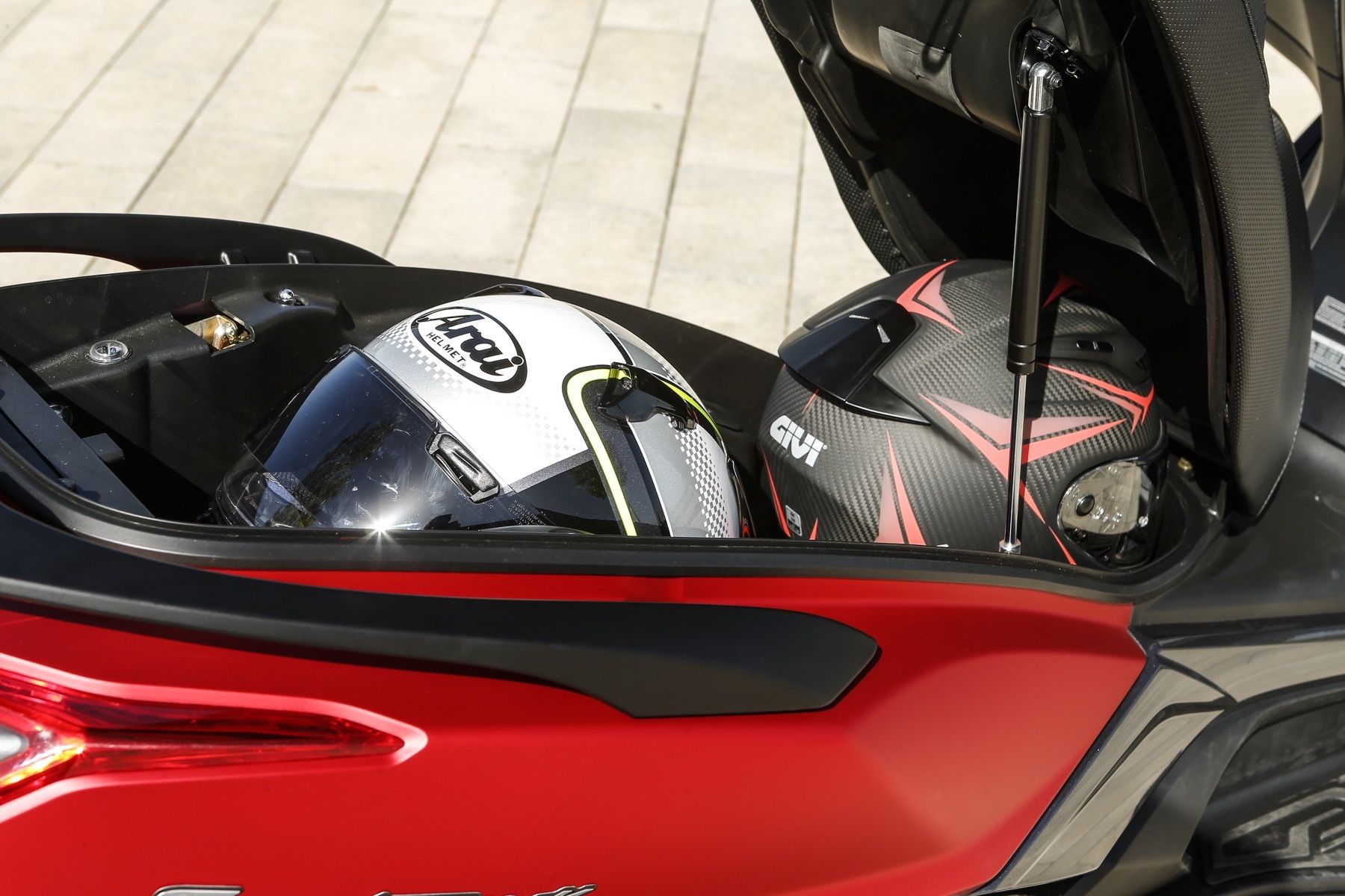 Galería Comparativa Scooters 300