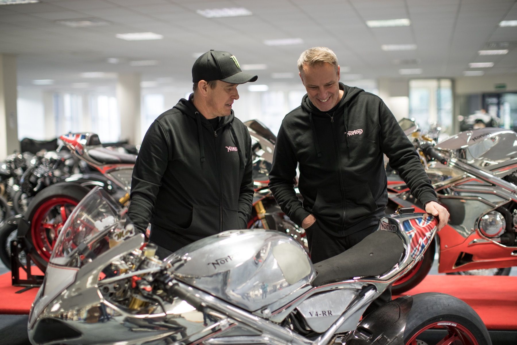John McGuinness ficha por Norton