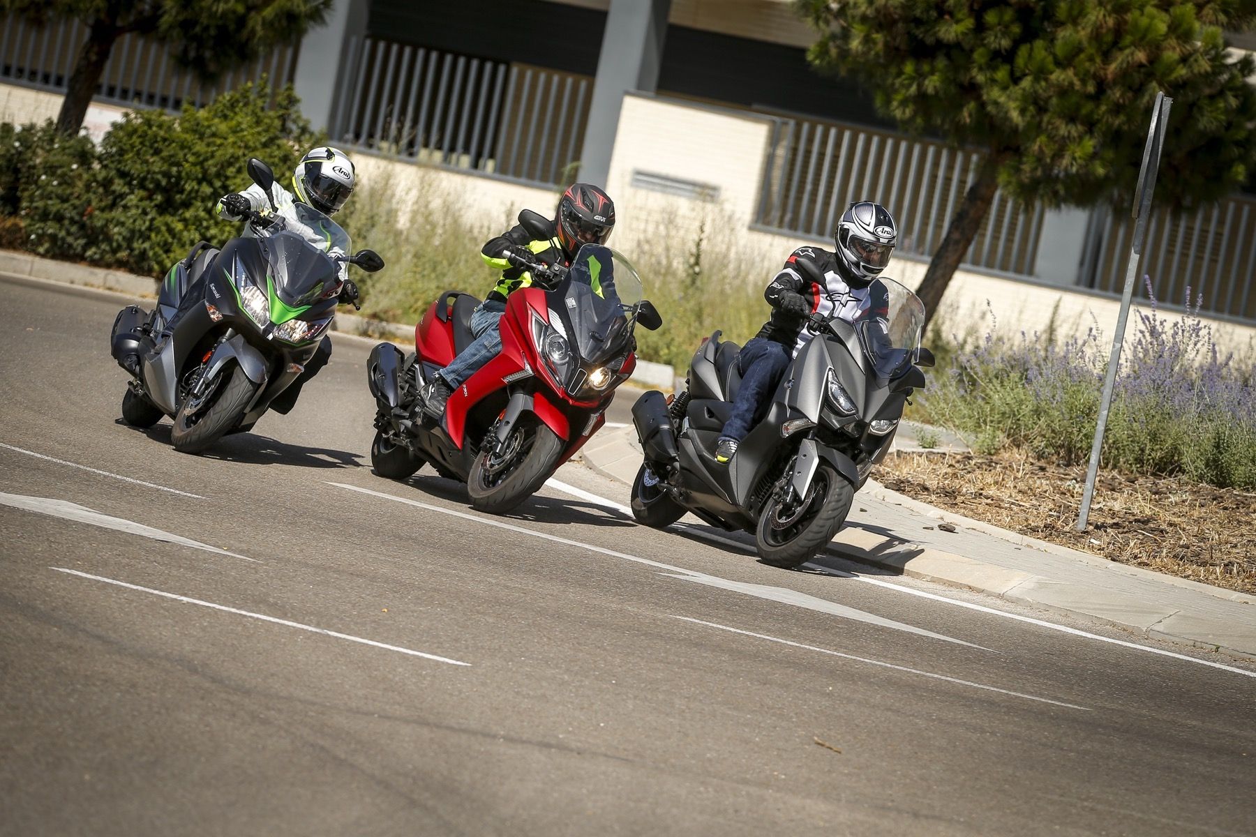 Galería Comparativa Scooters 300