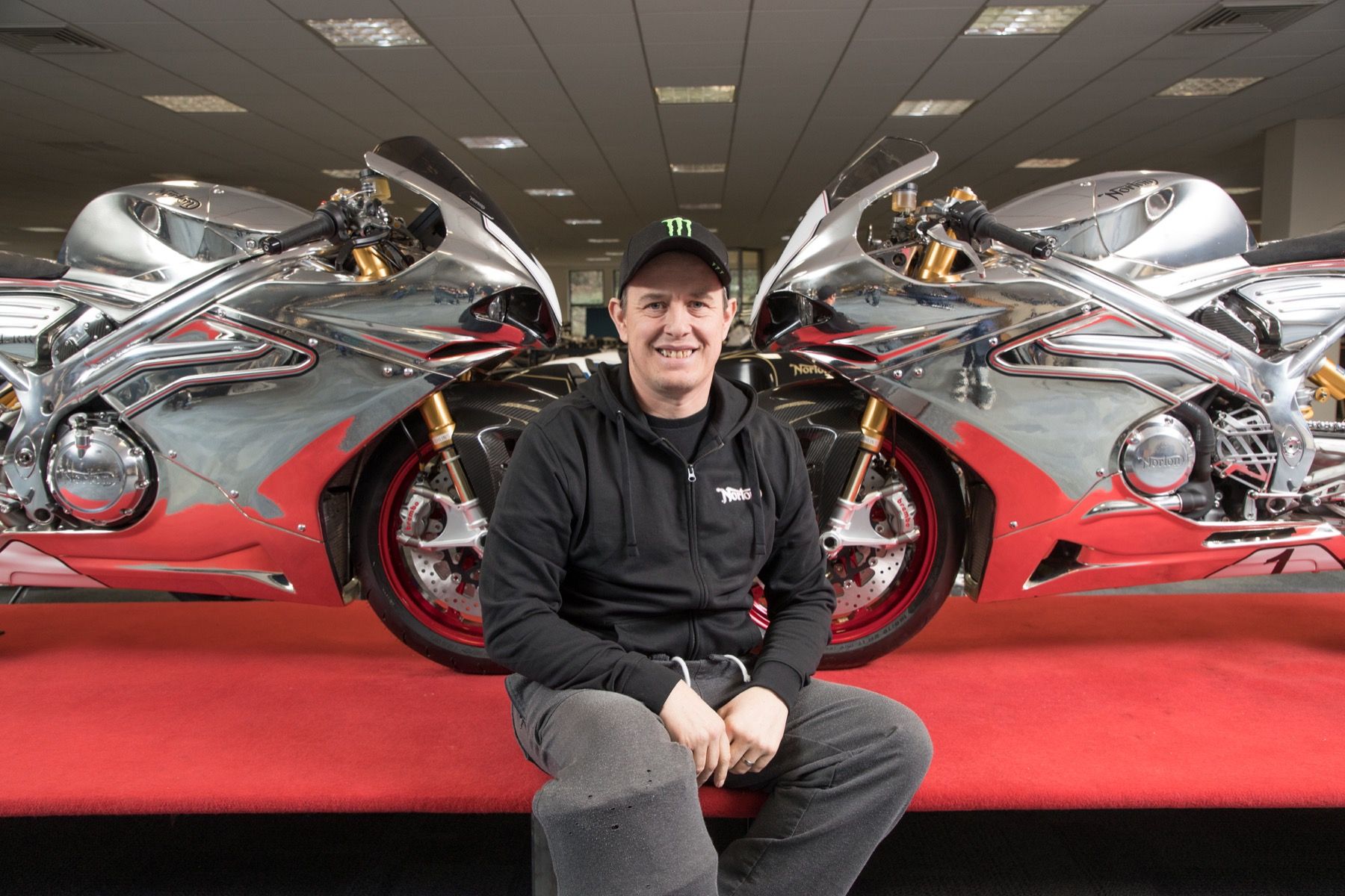 John McGuinness ficha por Norton