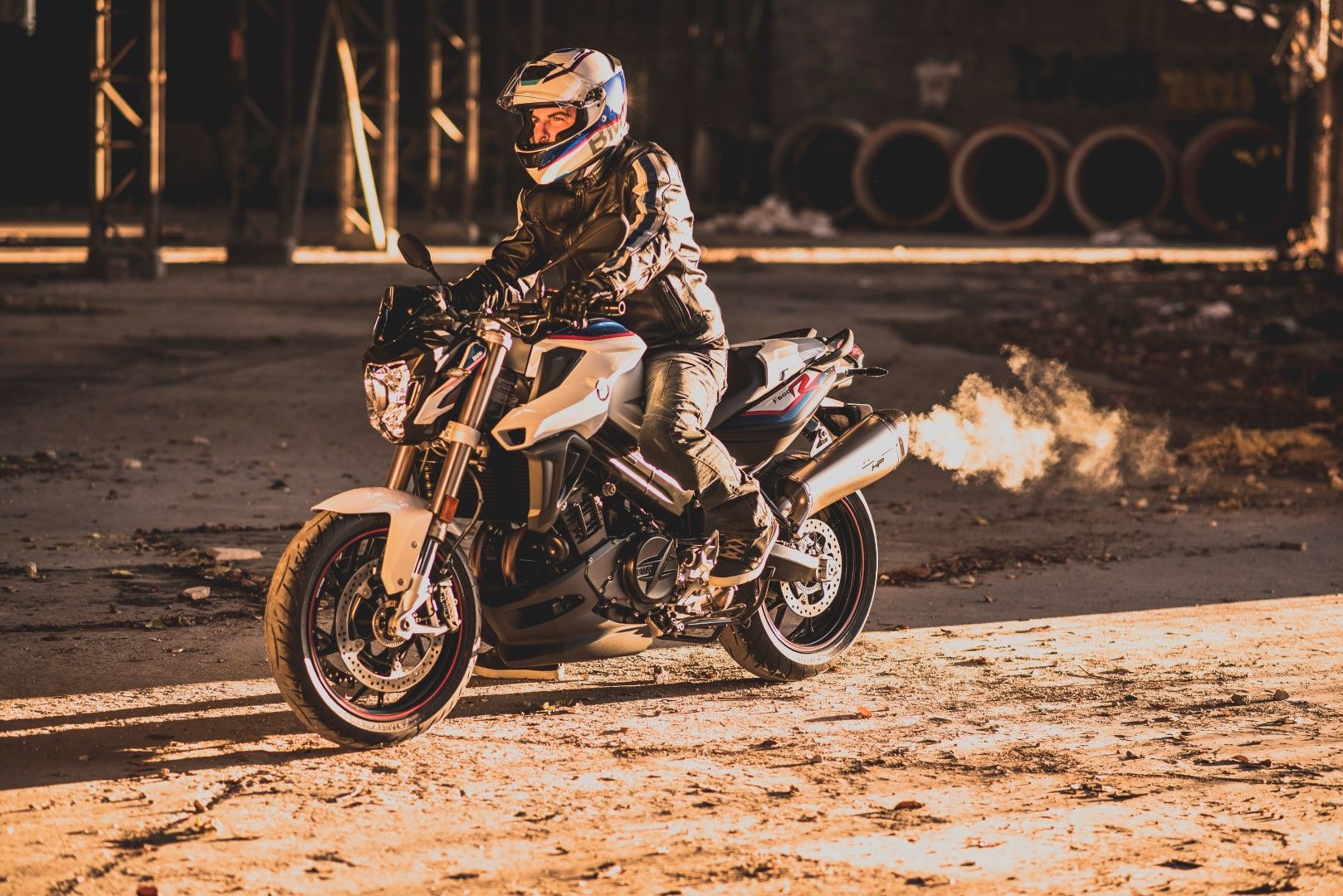 BMW F 800 R Akrapovic. Fotos