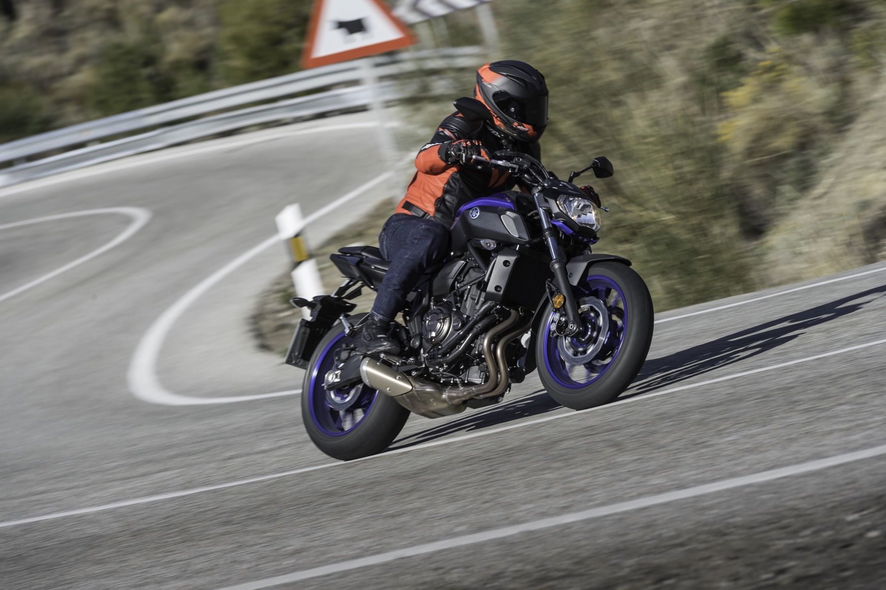 Probamos la Yamaha MT-07 2018