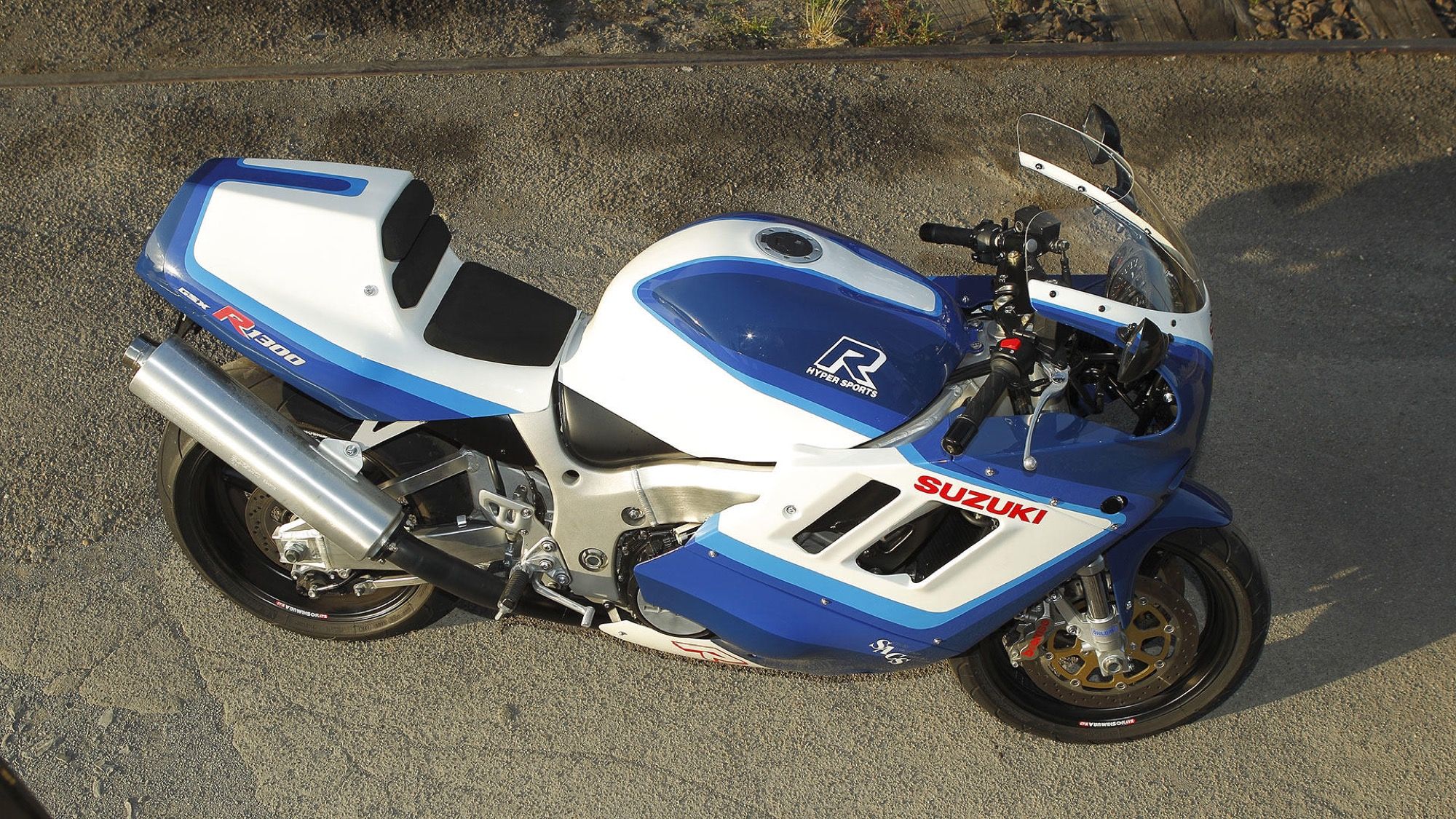 Suzuki Hayabusa transformada en GSX-R del 89