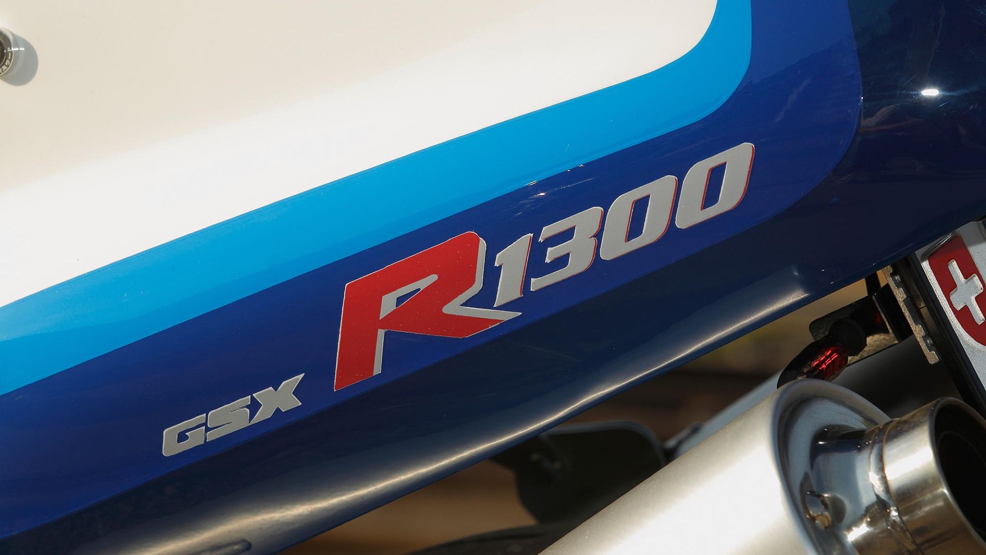 Suzuki Hayabusa transformada en GSX-R del 89