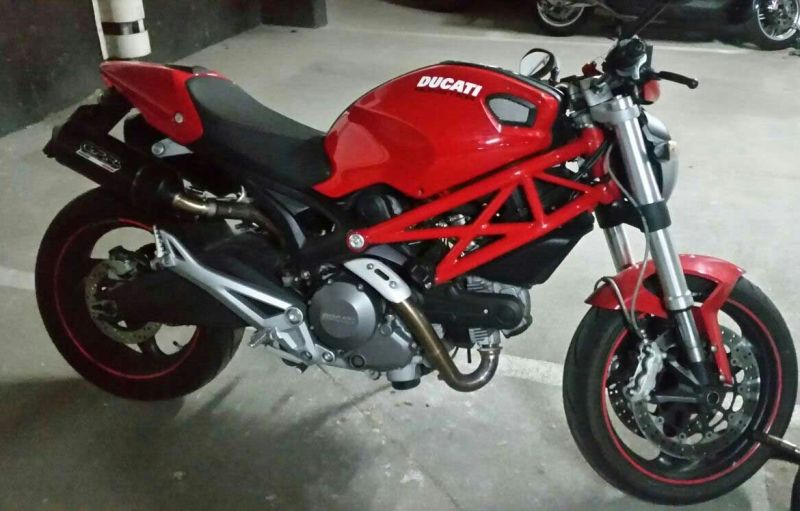 Ducati Monster 696