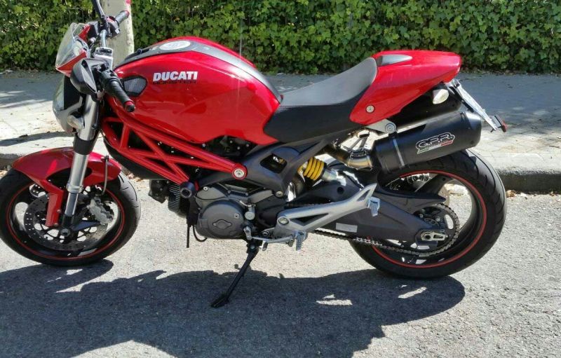 Ducati Monster 696