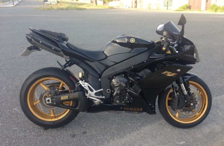 Yamaha YZF-R1