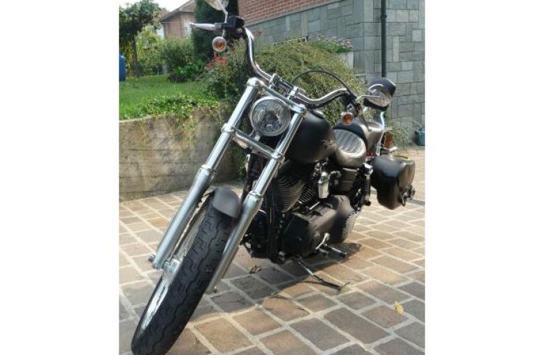 Harley-Davidson Dyna Street Bob FXDB