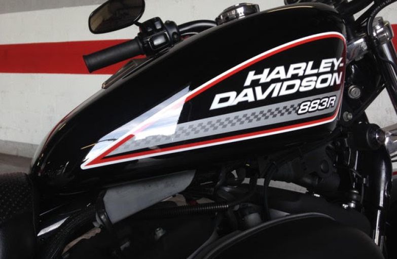 Harley-Davidson Sportster XL 883 R Roadster