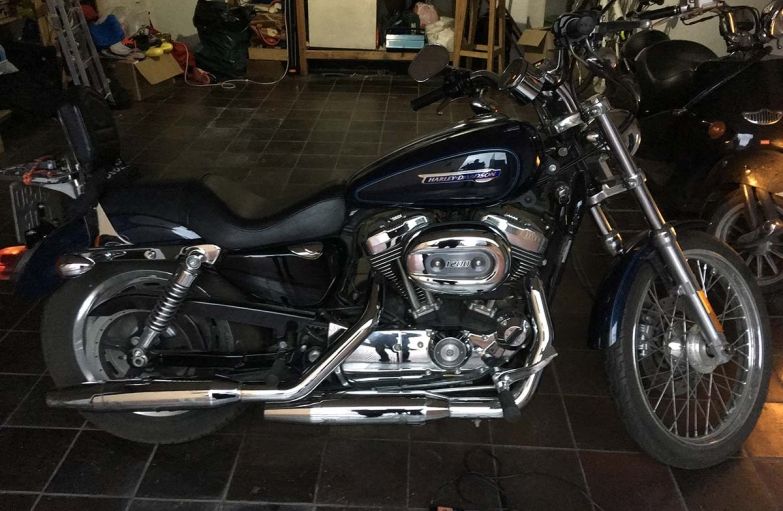 Harley-Davidson Sportster XL 1200C Custom