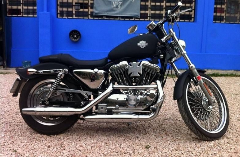 Harley-Davidson Sportster XL 1200C Custom