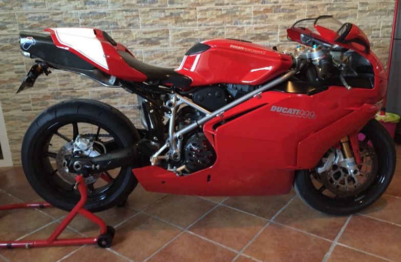 Ducati 999S