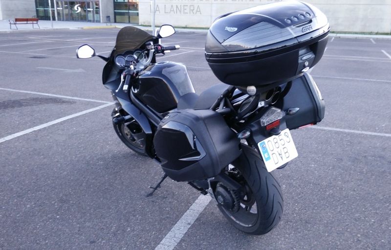 Triumph Sprint ST 1050