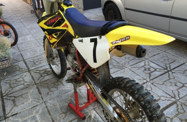 Suzuki RM-85L