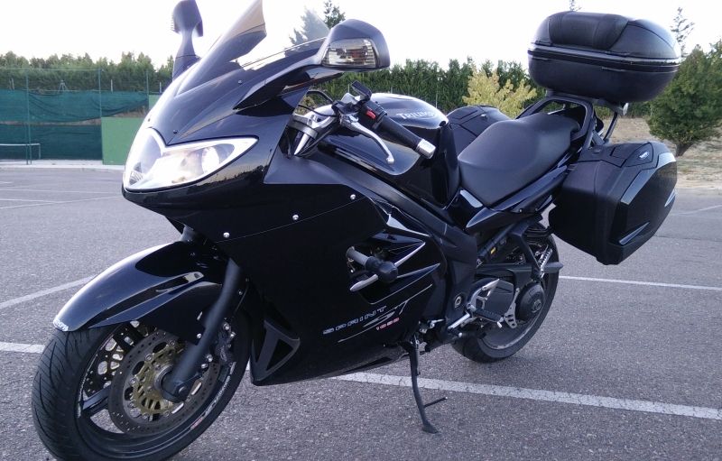 Triumph Sprint ST 1050