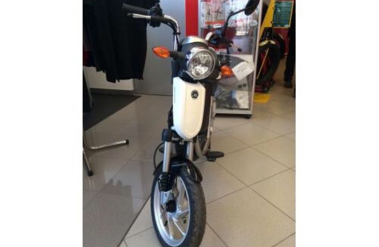 Yamaha EC-03